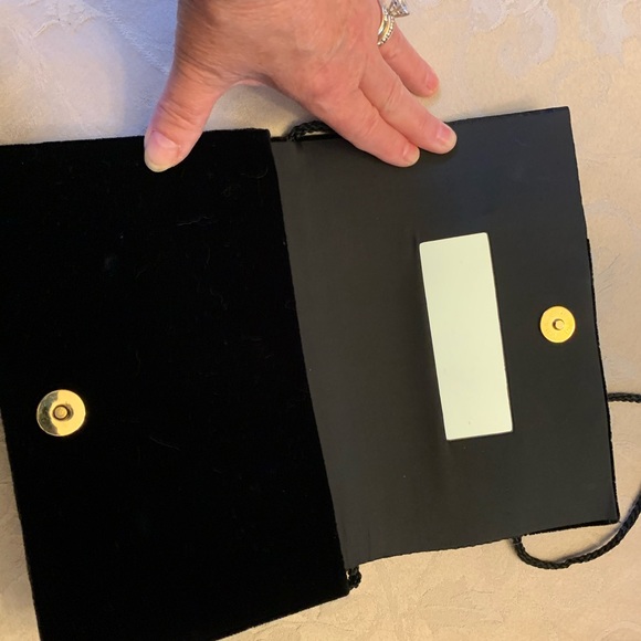 Black velvet evening bag - Picture 2 of 4